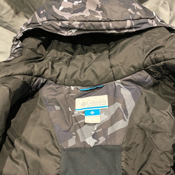 Boys Columbia Winter Jacket - Picture 3 of 5